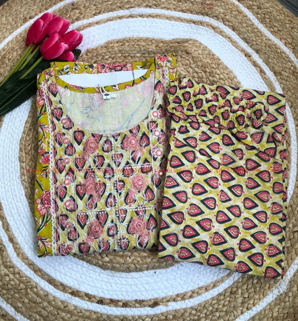 Tarathi Floral Design Two Pieces Set