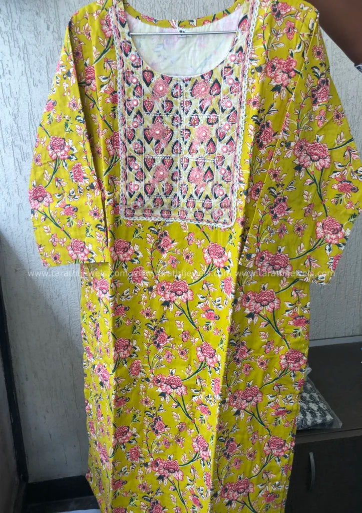 Tarathi Floral Design Two Pieces Set