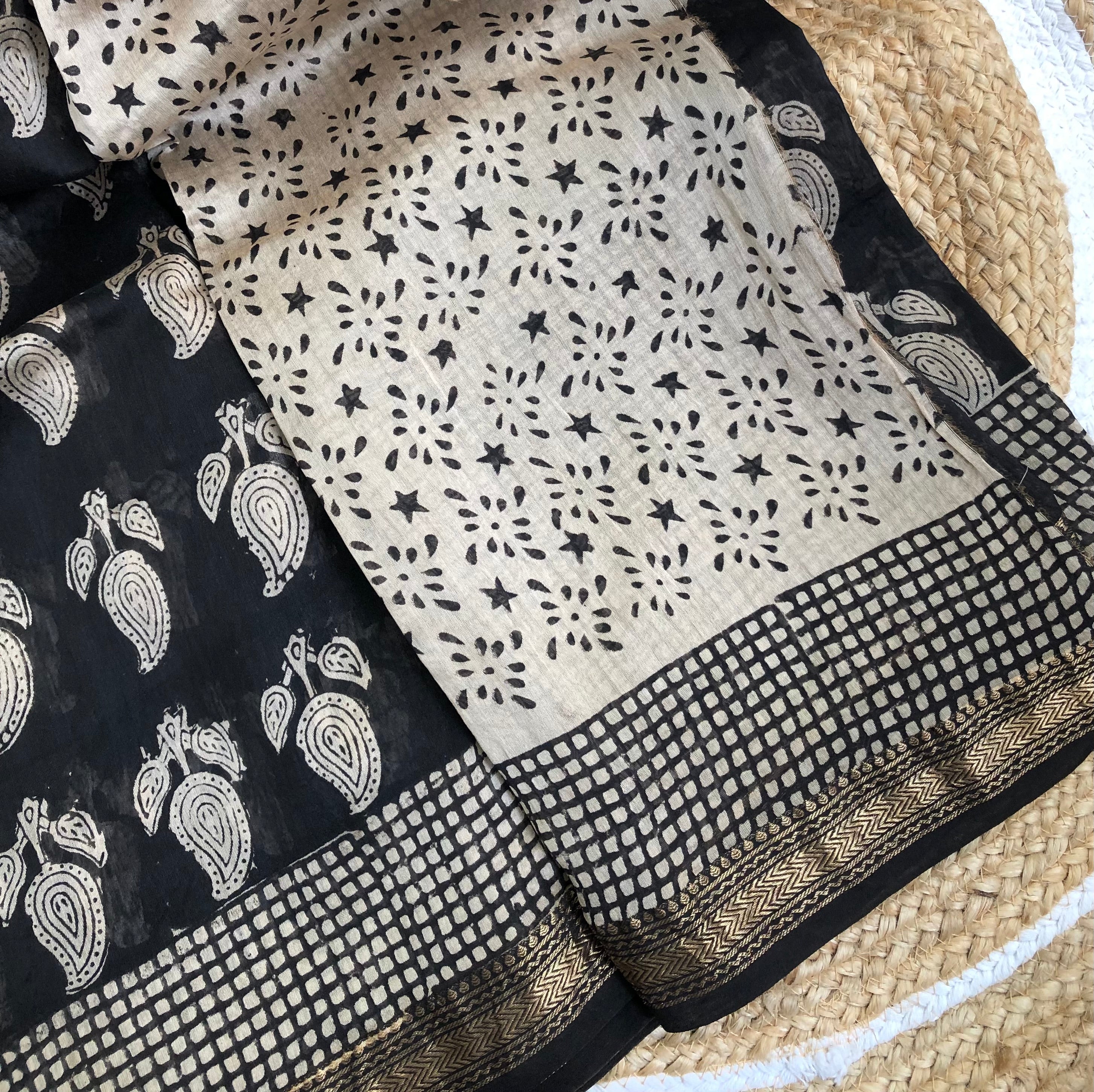 Tarathi Black and cream Maheshwari silk cotton saree