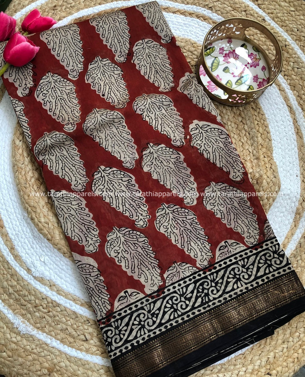 Tarathi Red and black Maheshwari silk cotton saree