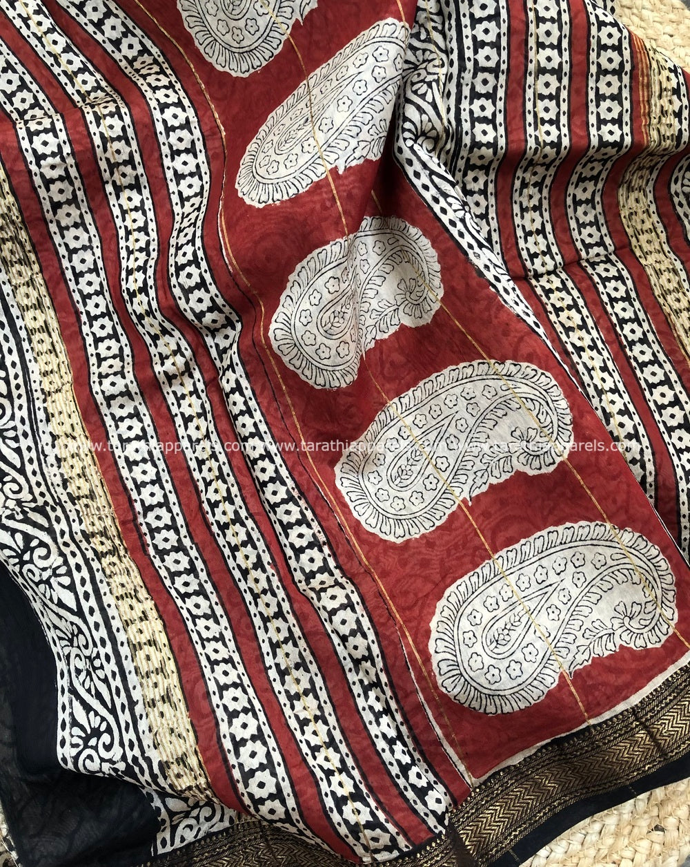 Tarathi Red and black Maheshwari silk cotton saree
